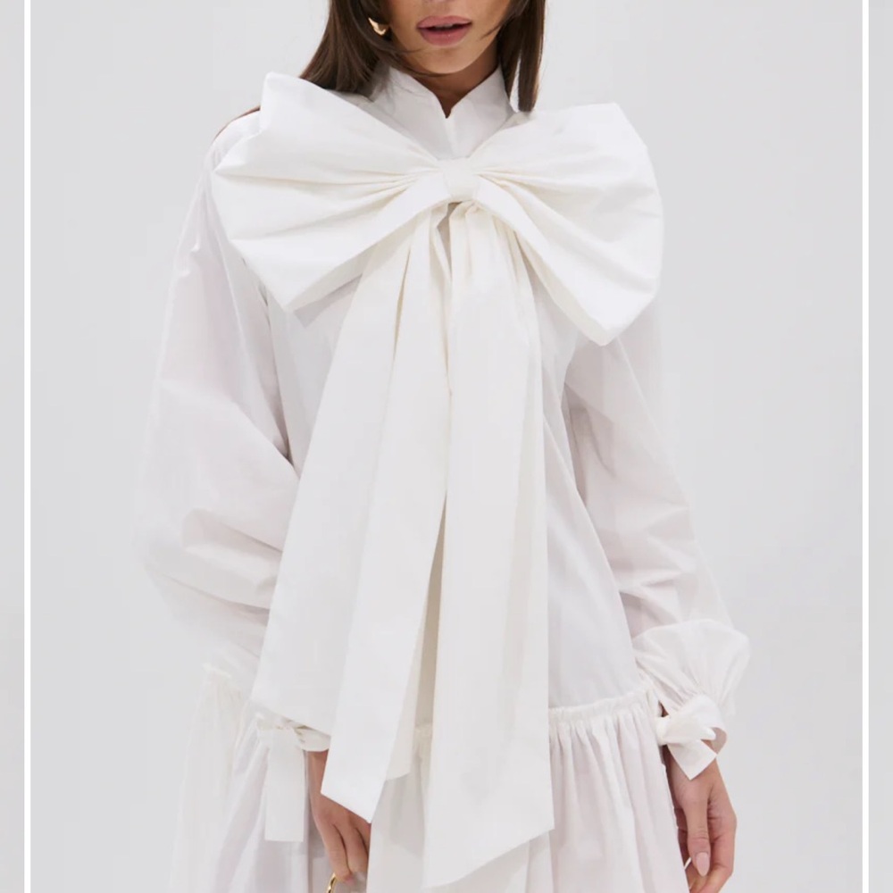 AKIRA White Bow Detail Dress